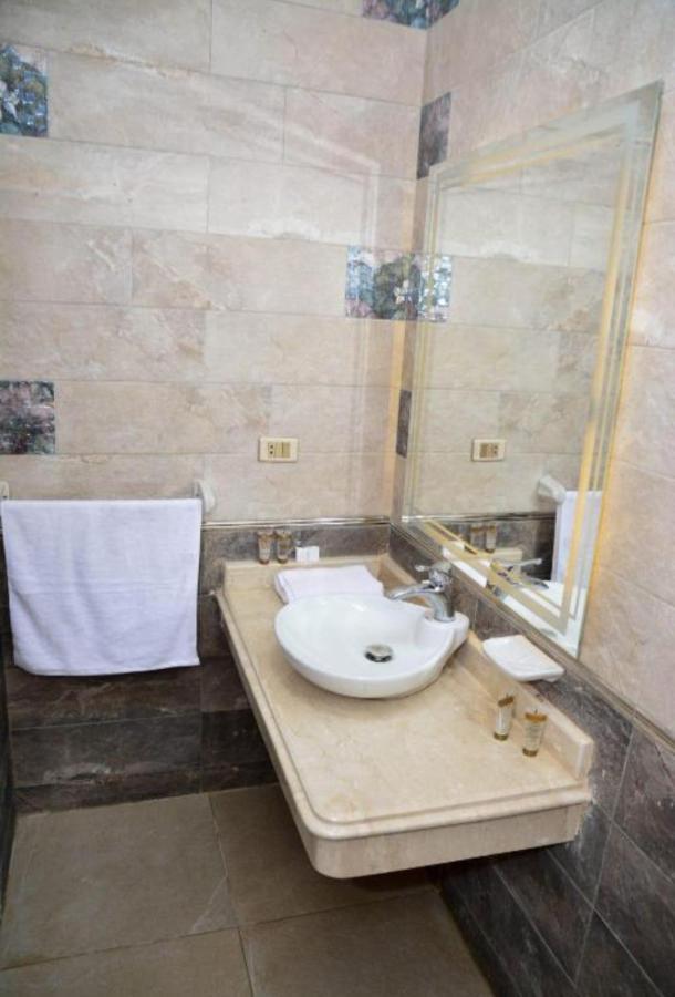 Osiris Pyramid Guest house Cairo